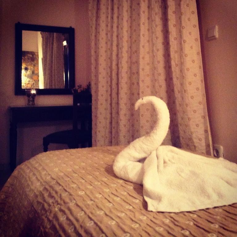 Litsa Apartman Plomári Szoba fotó