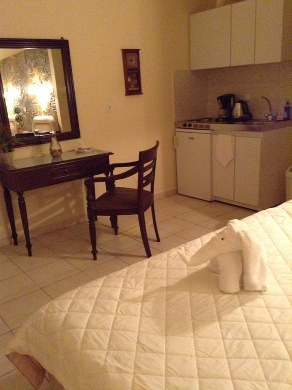 Litsa Apartman Plomári Szoba fotó