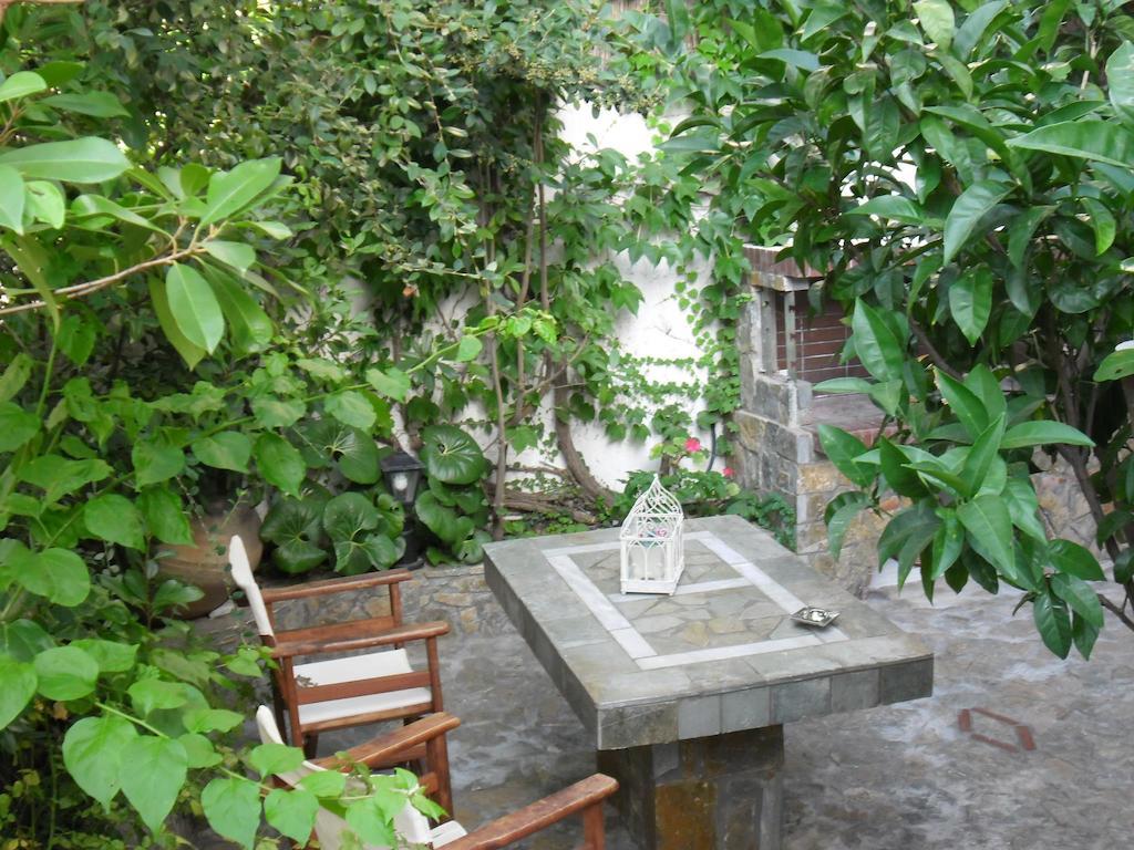 Litsa Apartman Plomári Szoba fotó